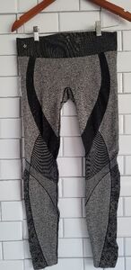 NUX Black & Heather Gray Color Block Compression Active Leggings Textured Print
